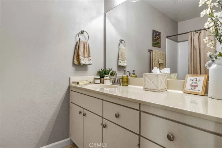 Hallway full bathroom
