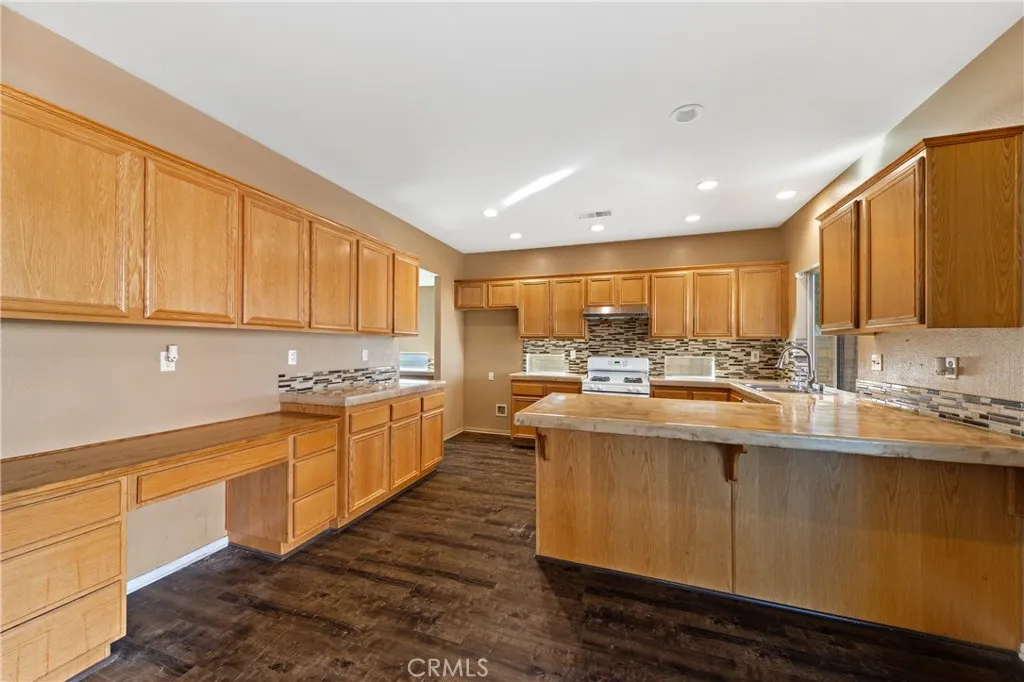 2355 Capet, San Jacinto, California 92583 home-pic-4