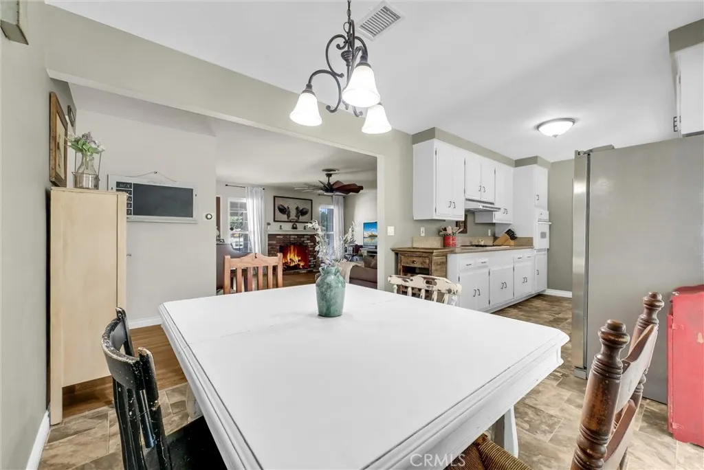 350 E Hacienda, Corona, California 92879 home-pic-8