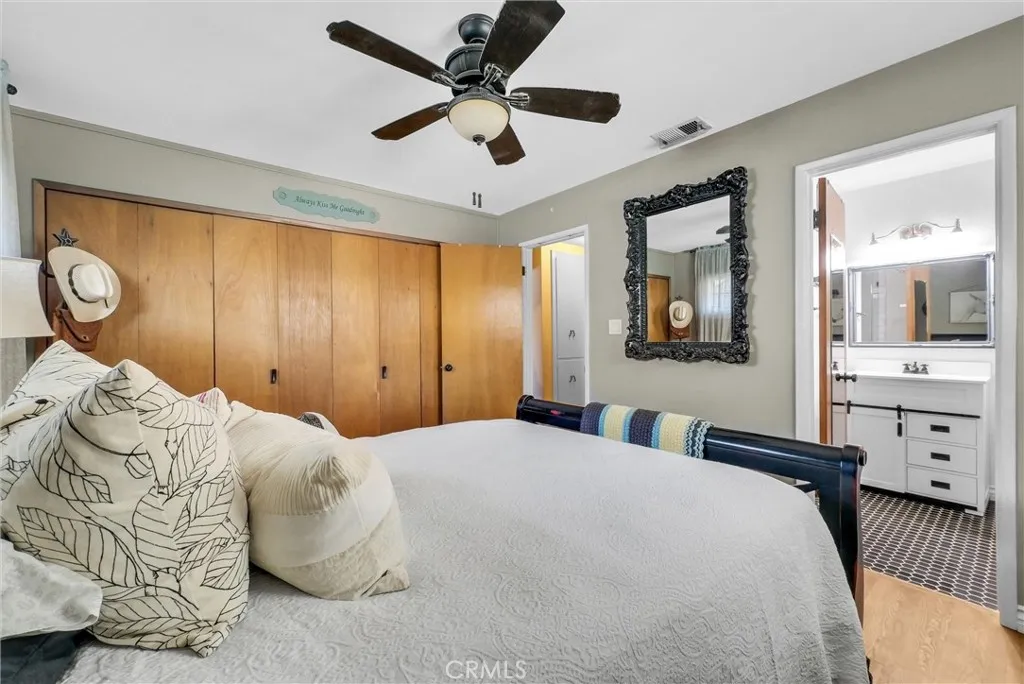 350 E Hacienda, Corona, California 92879 home-pic-22