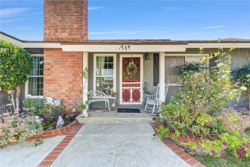 350 E Hacienda, Corona, California 92879 home-pic-3