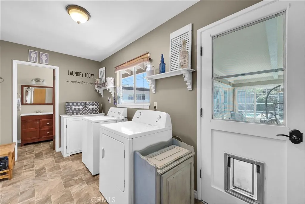 350 E Hacienda, Corona, California 92879 home-pic-13