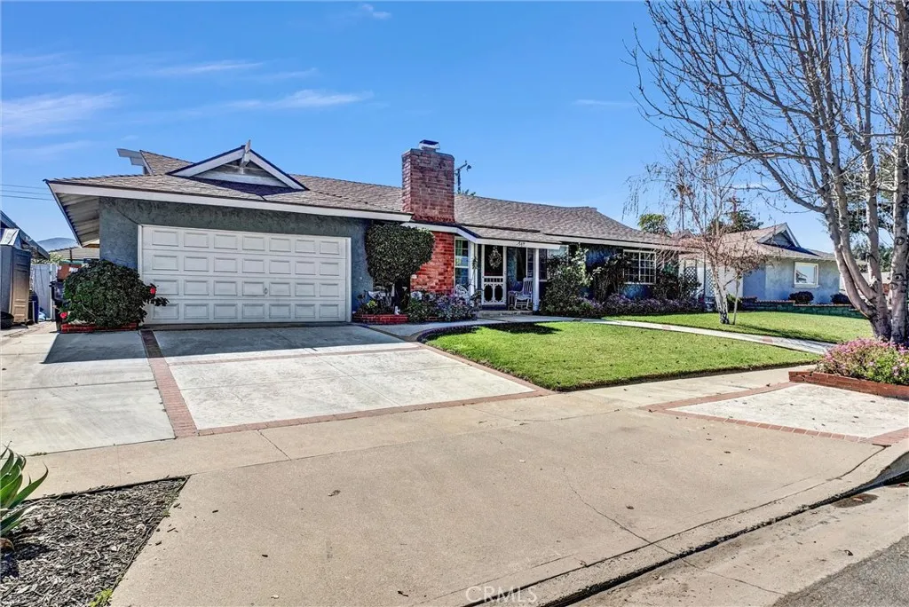 350 E Hacienda, Corona, California 92879 home-pic-1
