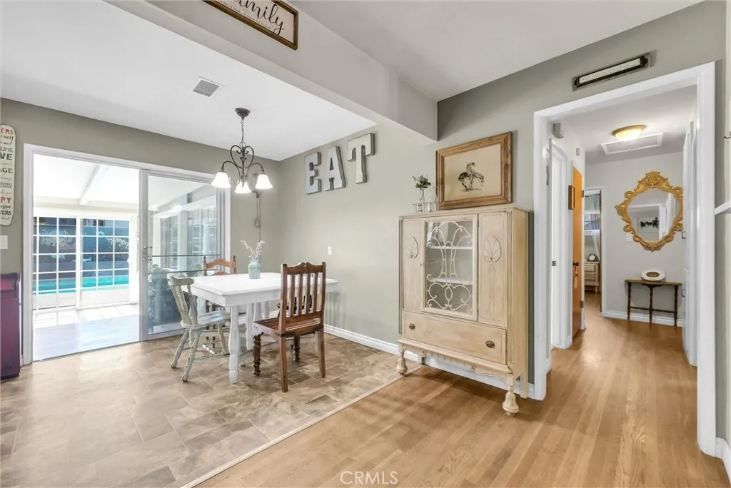350 E Hacienda, Corona, California 92879 home-pic-7