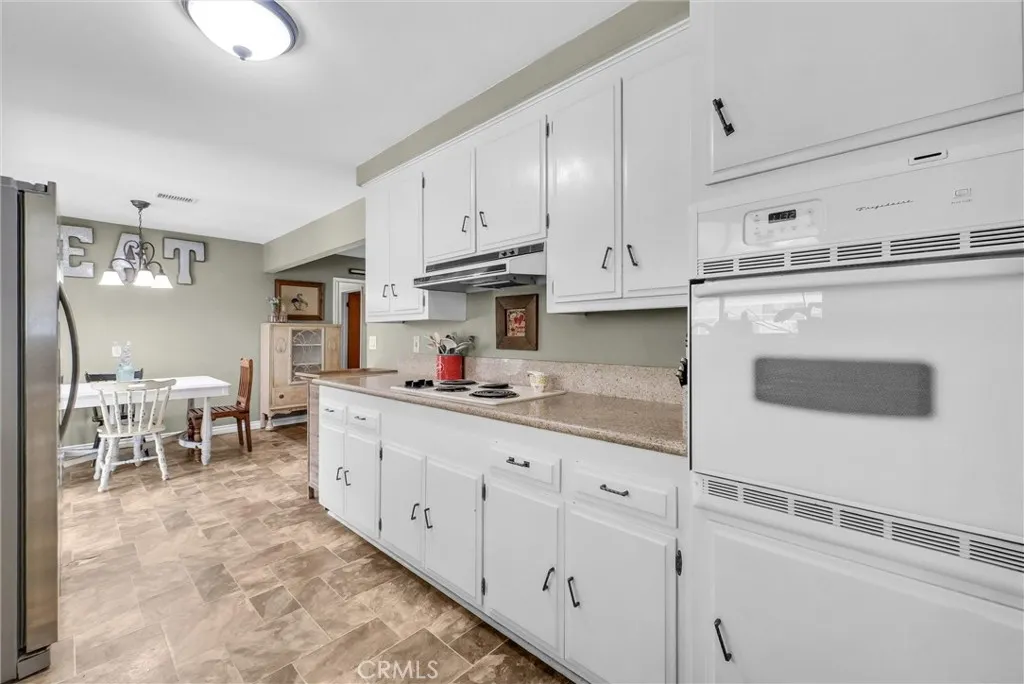 350 E Hacienda, Corona, California 92879 home-pic-12