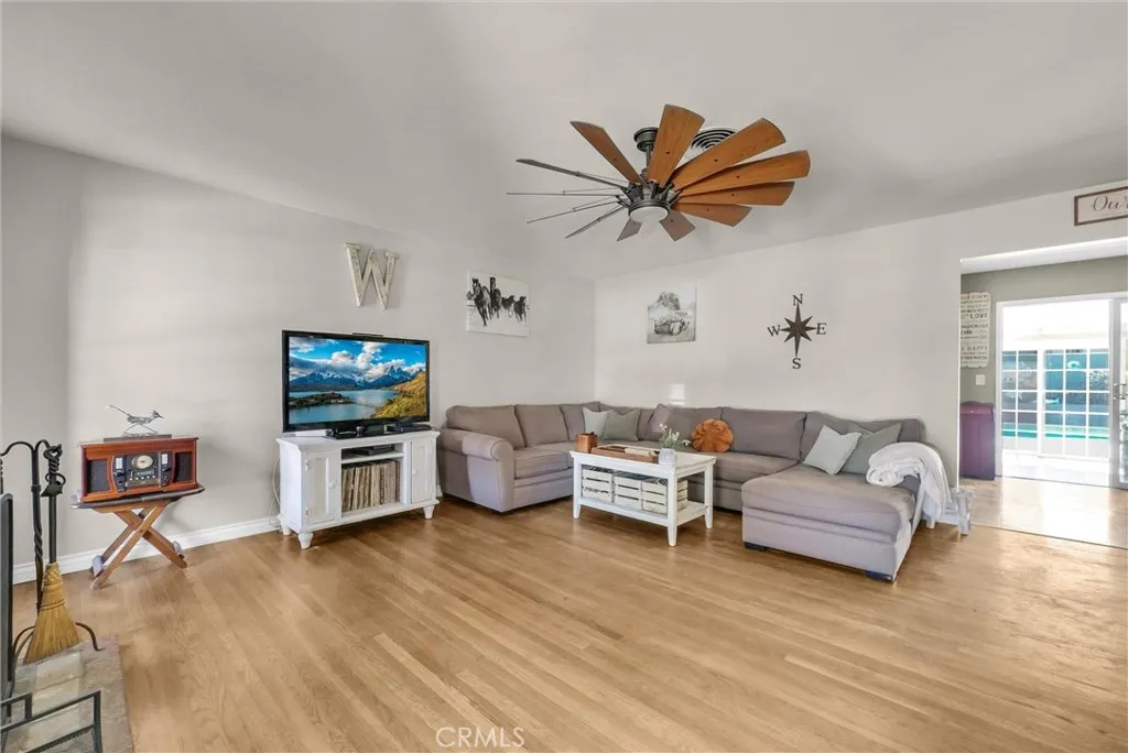 350 E Hacienda, Corona, California 92879 home-pic-4