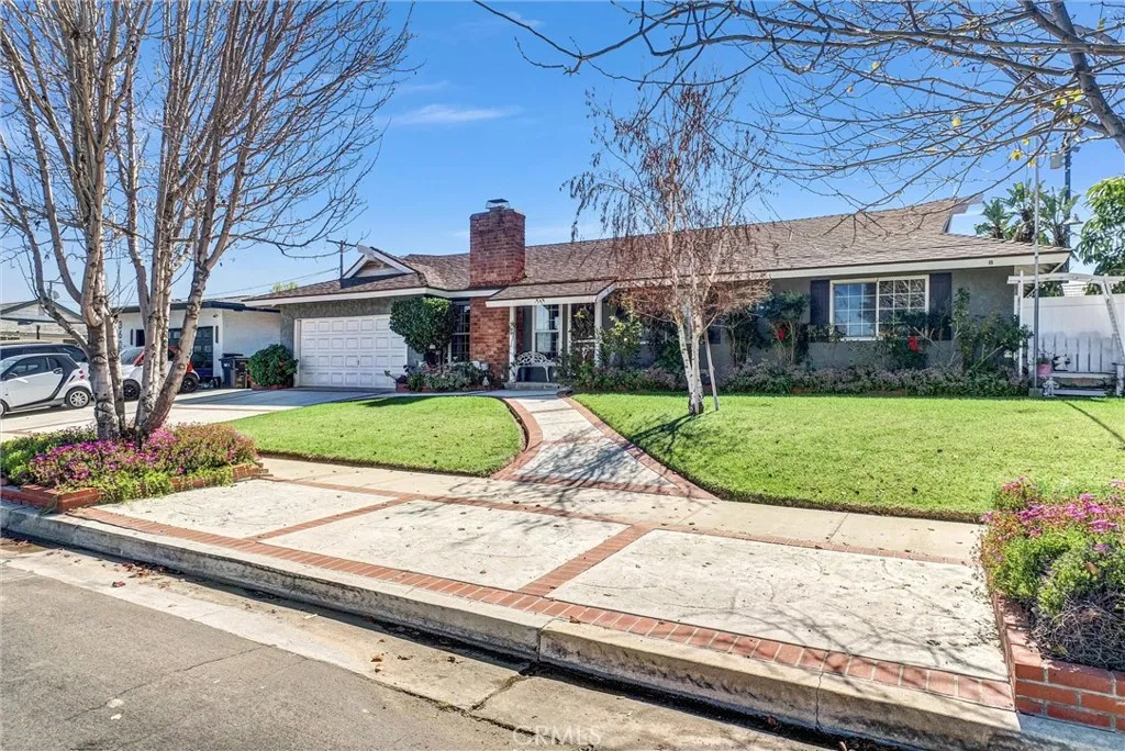 350 E Hacienda, Corona, California 92879 home-pic-2