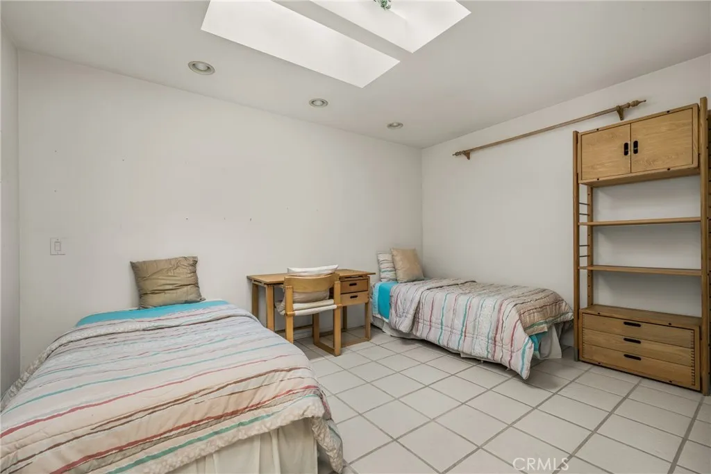 19731 Shorecliff, Huntington Beach, California 92648 home-pic-31