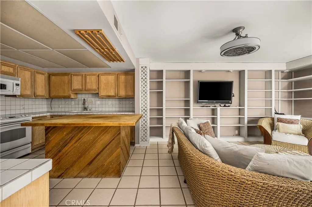 19731 Shorecliff, Huntington Beach, California 92648 home-pic-14