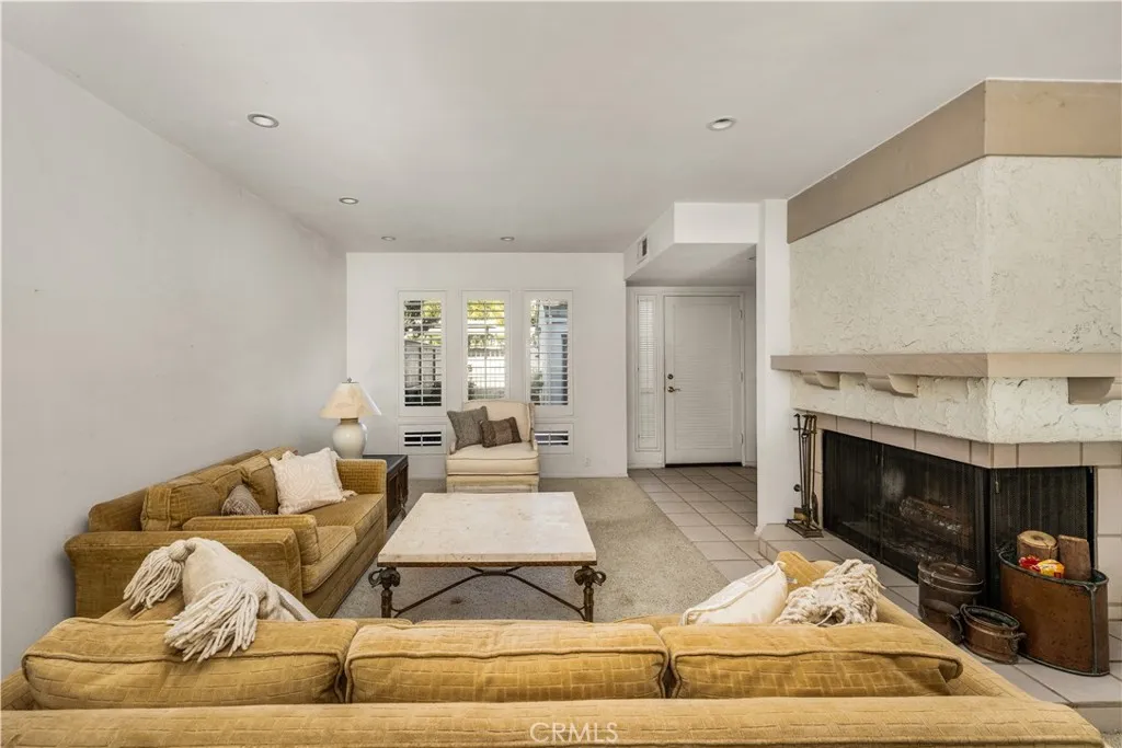 19731 Shorecliff, Huntington Beach, California 92648 home-pic-9
