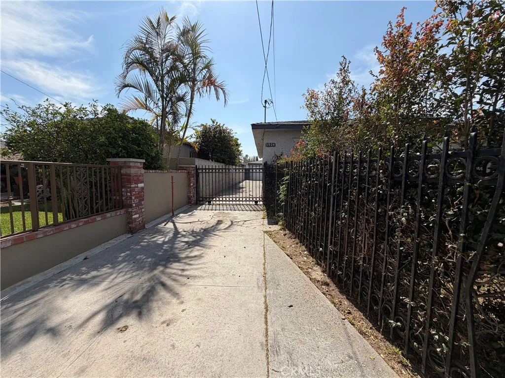 3924 W 104th, Inglewood, California 90303 home-pic-18
