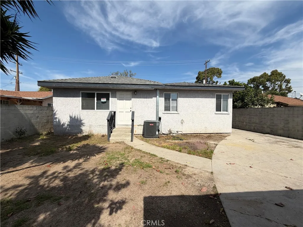 3924 W 104th, Inglewood, California 90303 home-pic-1