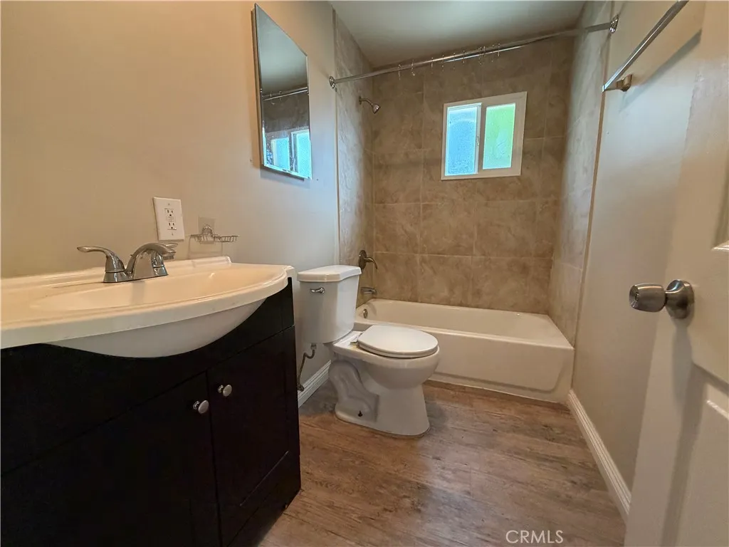 3924 W 104th, Inglewood, California 90303 home-pic-14