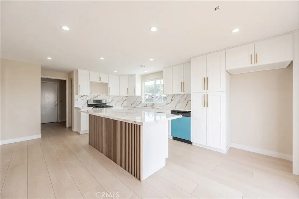 957 Sierra Hills Lane, Palmdale, California 93550 home-pic-20