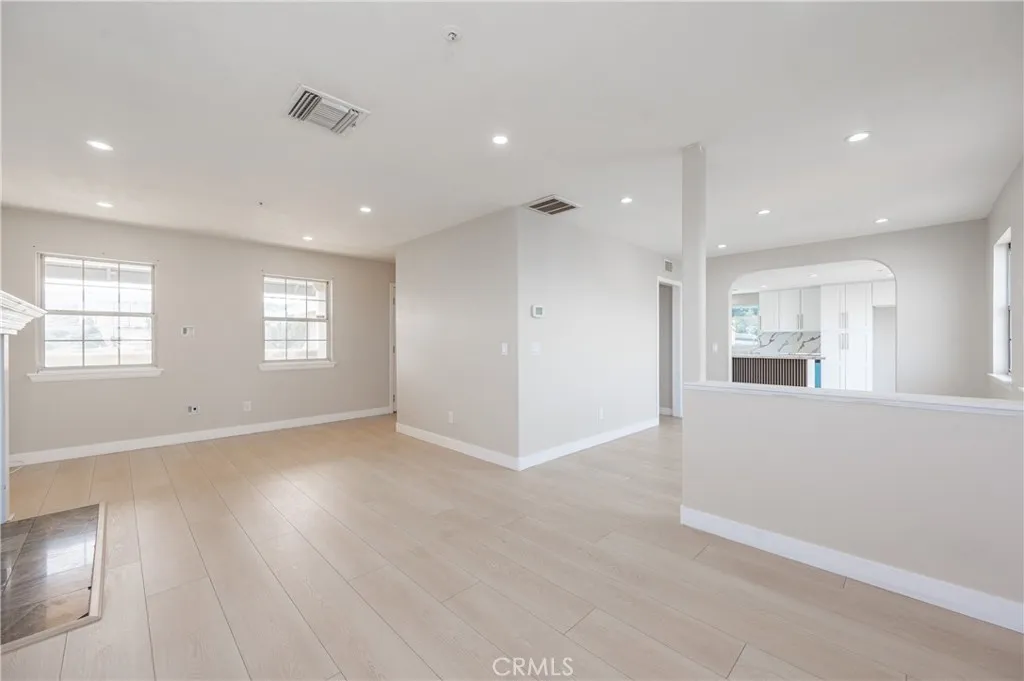 957 Sierra Hills Lane, Palmdale, California 93550 home-pic-11