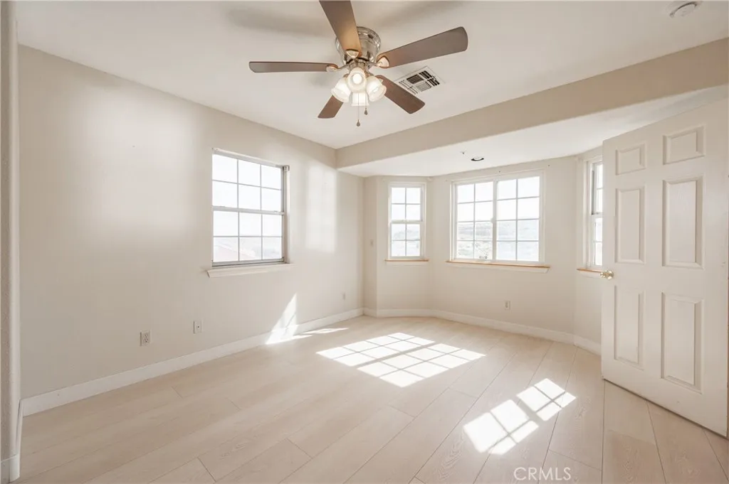 957 Sierra Hills Lane, Palmdale, California 93550 home-pic-36