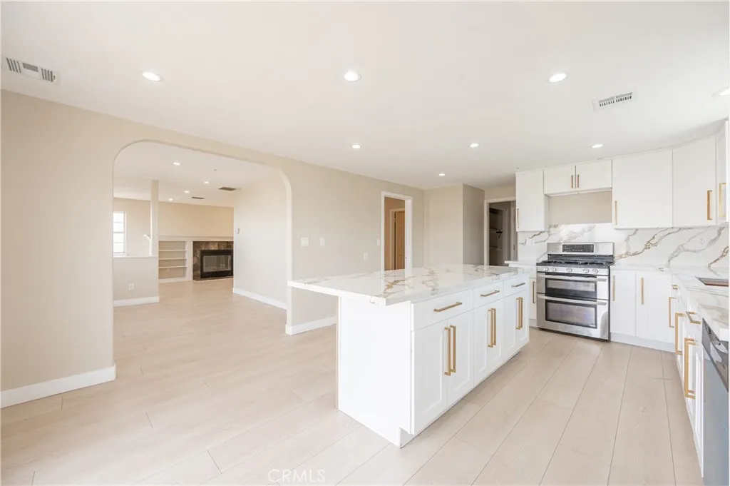 957 Sierra Hills Lane, Palmdale, California 93550 home-pic-21