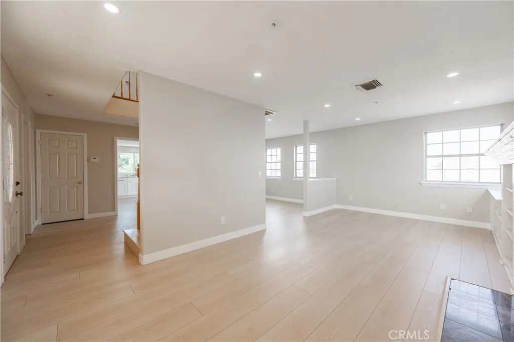 957 Sierra Hills Lane, Palmdale, California 93550 home-pic-10