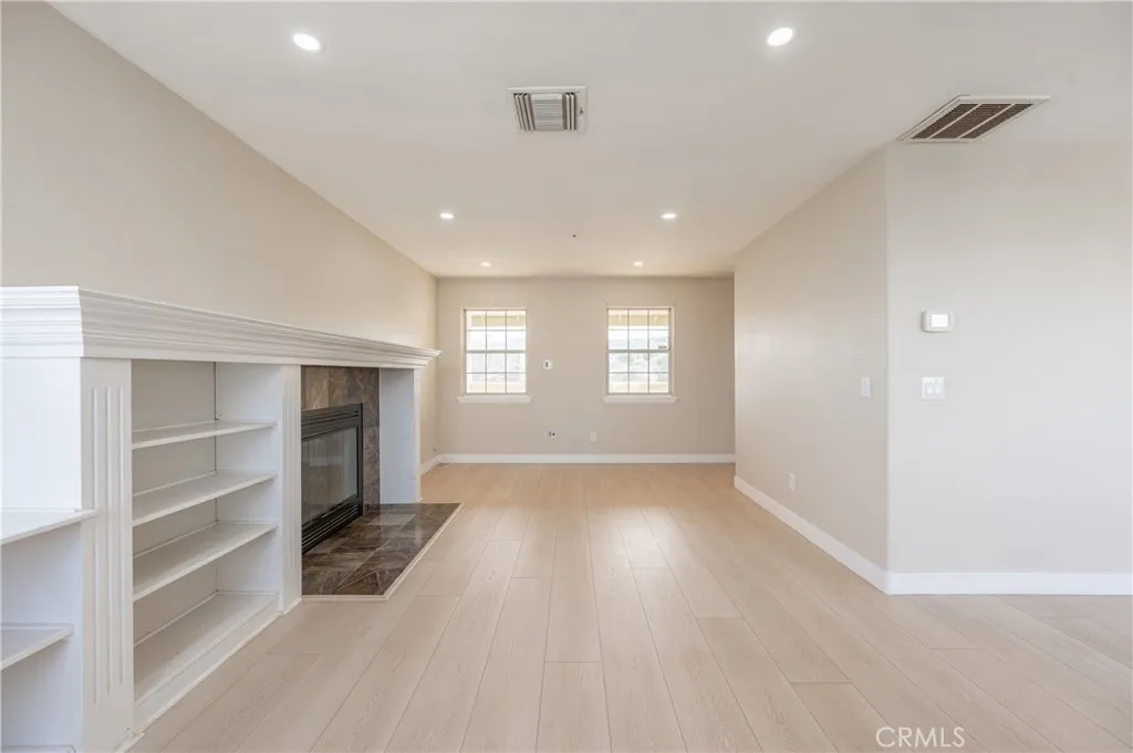 957 Sierra Hills Lane, Palmdale, California 93550 home-pic-12