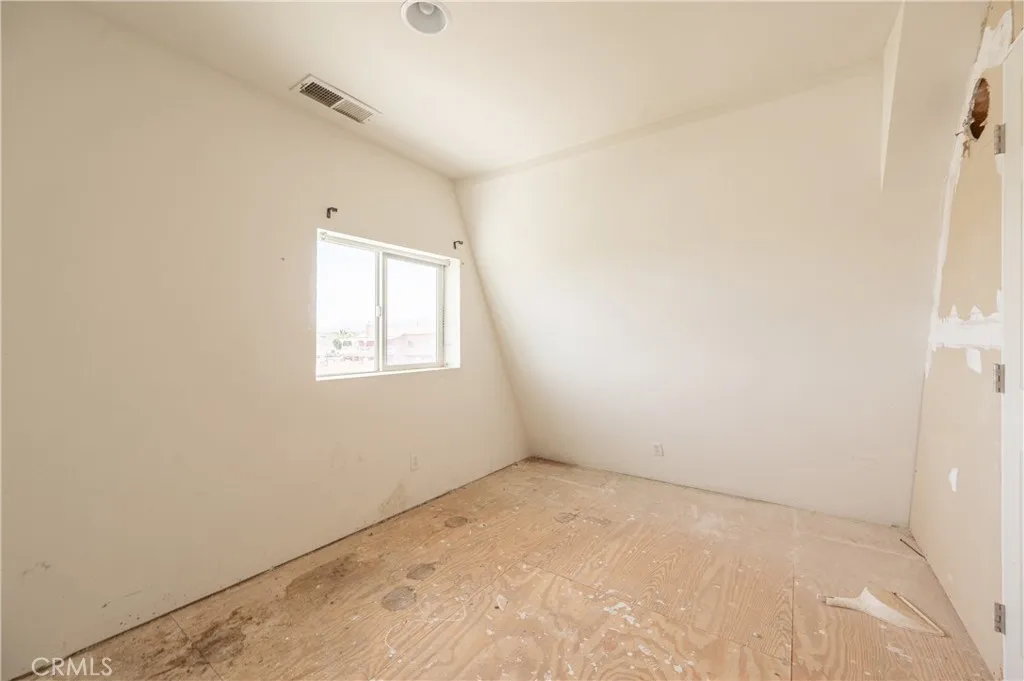 957 Sierra Hills Lane, Palmdale, California 93550 home-pic-48