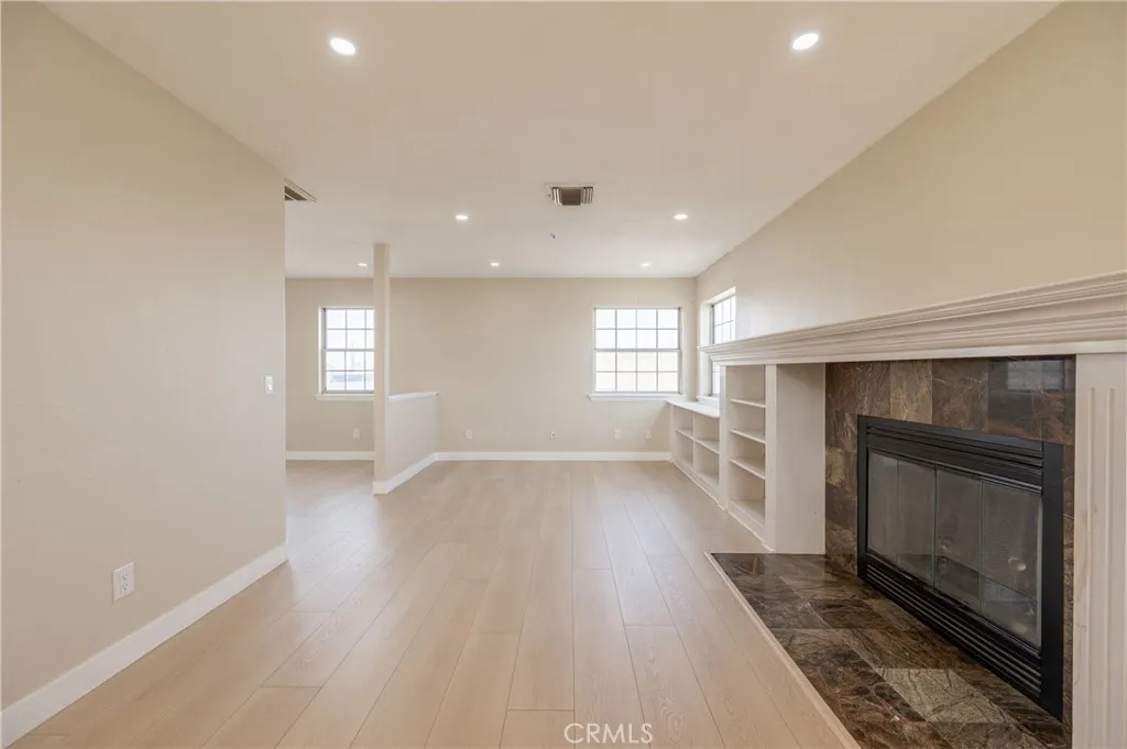 957 Sierra Hills Lane, Palmdale, California 93550 home-pic-9