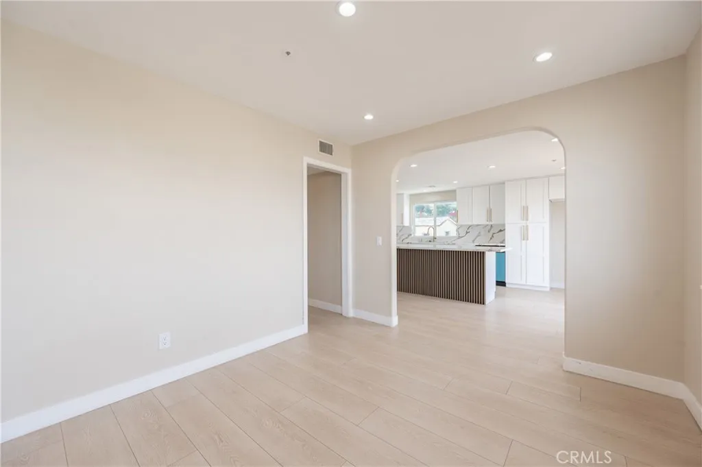 957 Sierra Hills Lane, Palmdale, California 93550 home-pic-16