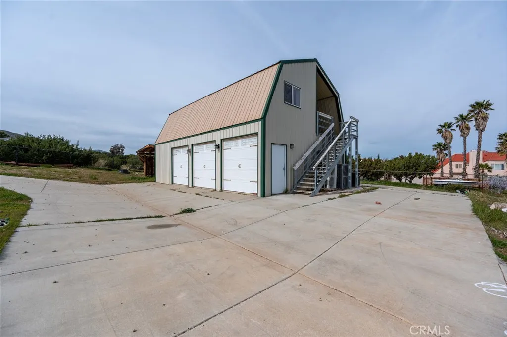 957 Sierra Hills Lane, Palmdale, California 93550 home-pic-43