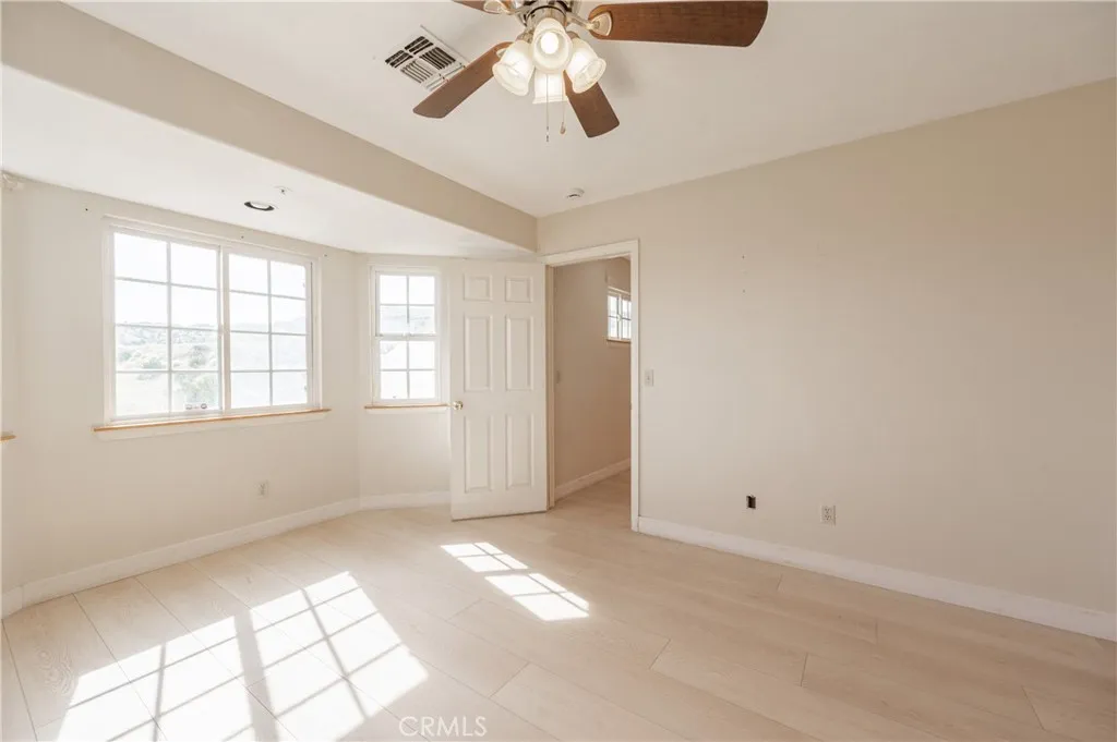 957 Sierra Hills Lane, Palmdale, California 93550 home-pic-37