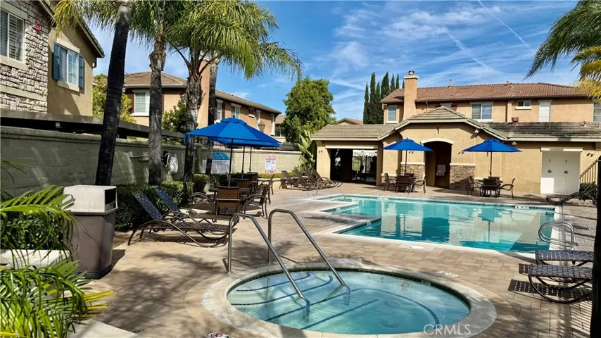 HOA Pool, Spa, Fire Pit, BBQ and lounge area