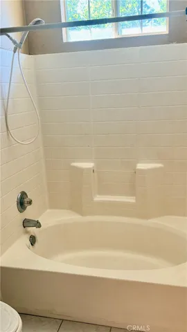 Oval tub