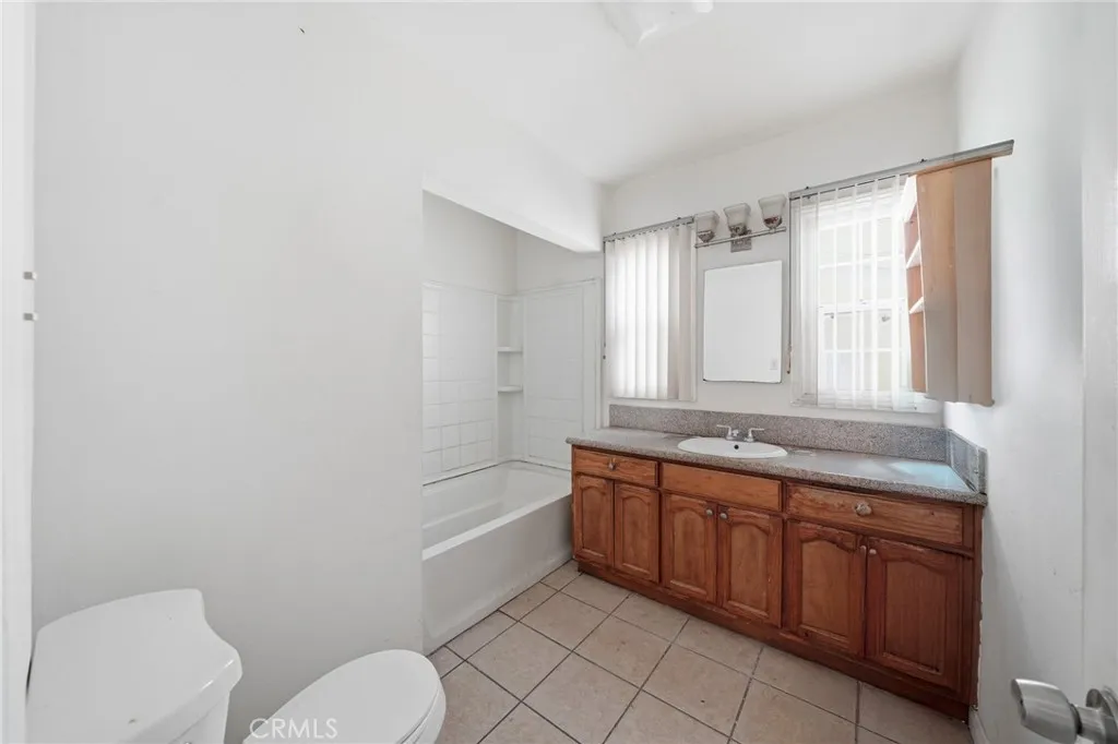 1449 1447 W 83rd, Inglewood, California 90047 home-pic-12