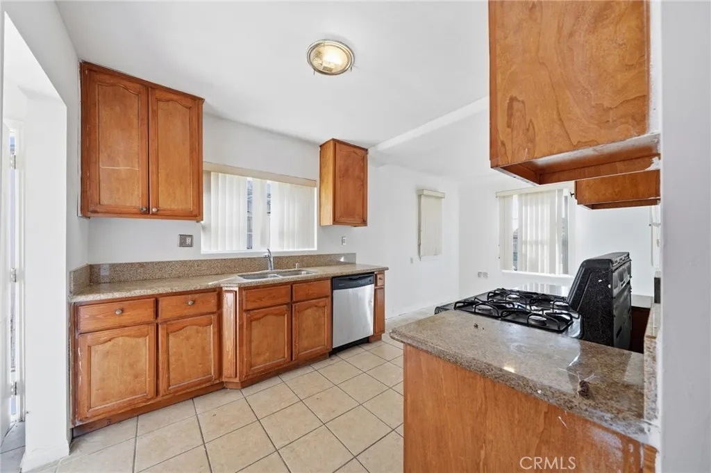 1449 1447 W 83rd, Inglewood, California 90047 home-pic-7