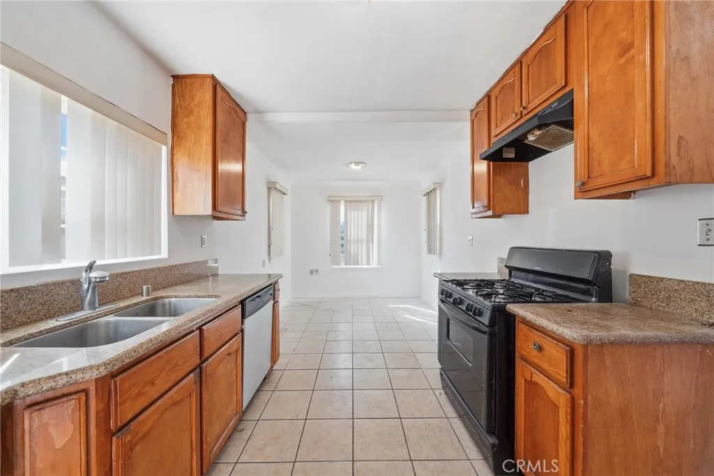1449 1447 W 83rd, Inglewood, California 90047 home-pic-6