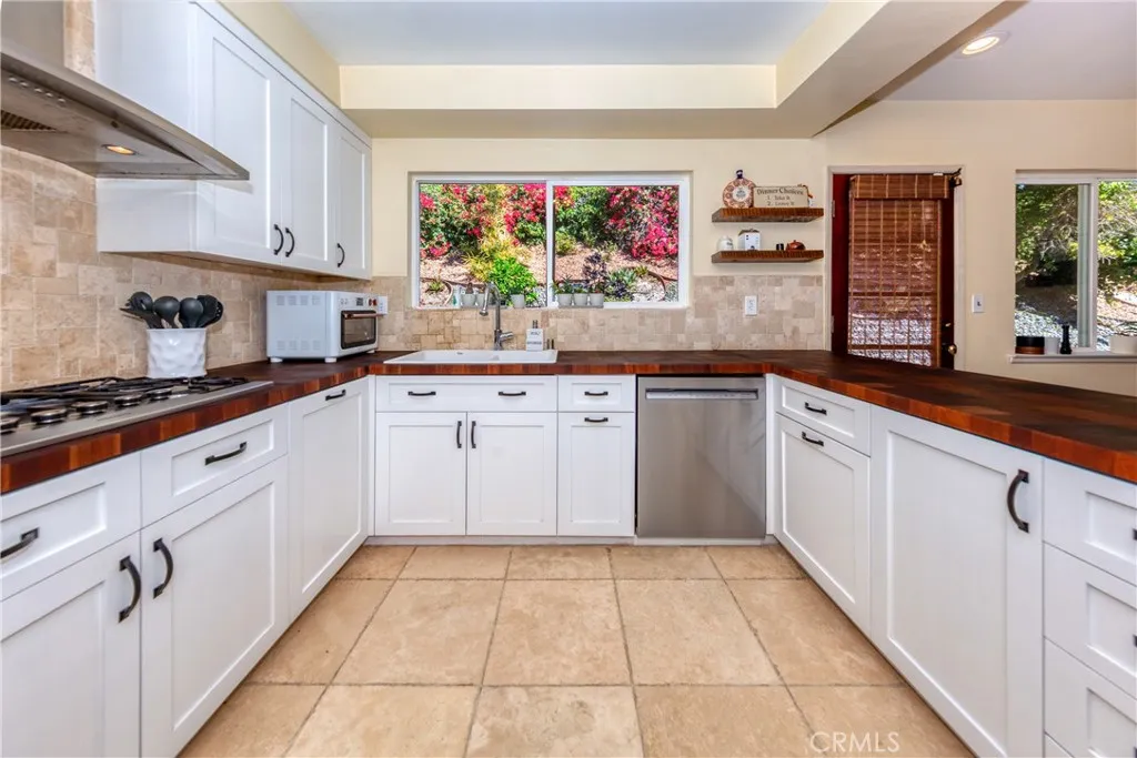 12441 Daryl Avenue, Granada Hills, California 91344 home-pic-9