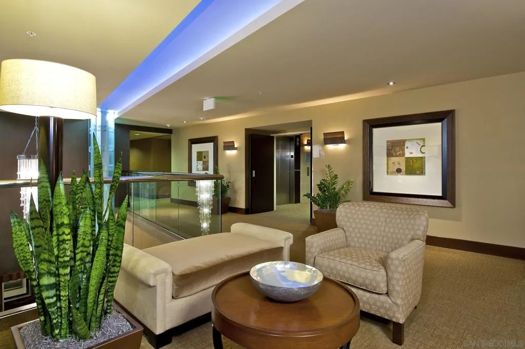 1325 Pacific Hwy 3503, San Diego, California 92101 home-pic-72