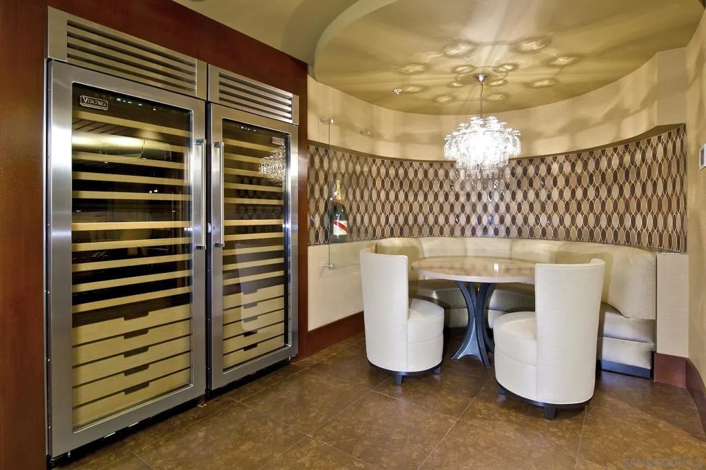 1325 Pacific Hwy 3503, San Diego, California 92101 home-pic-73