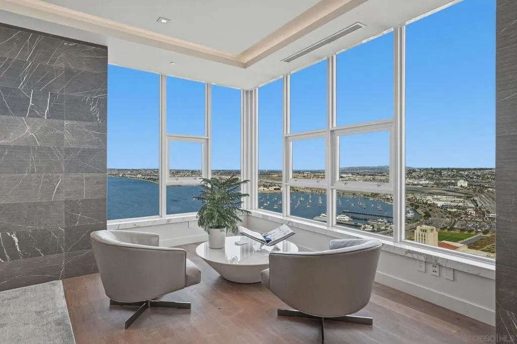 1325 Pacific Hwy 3503, San Diego, California 92101 home-pic-3