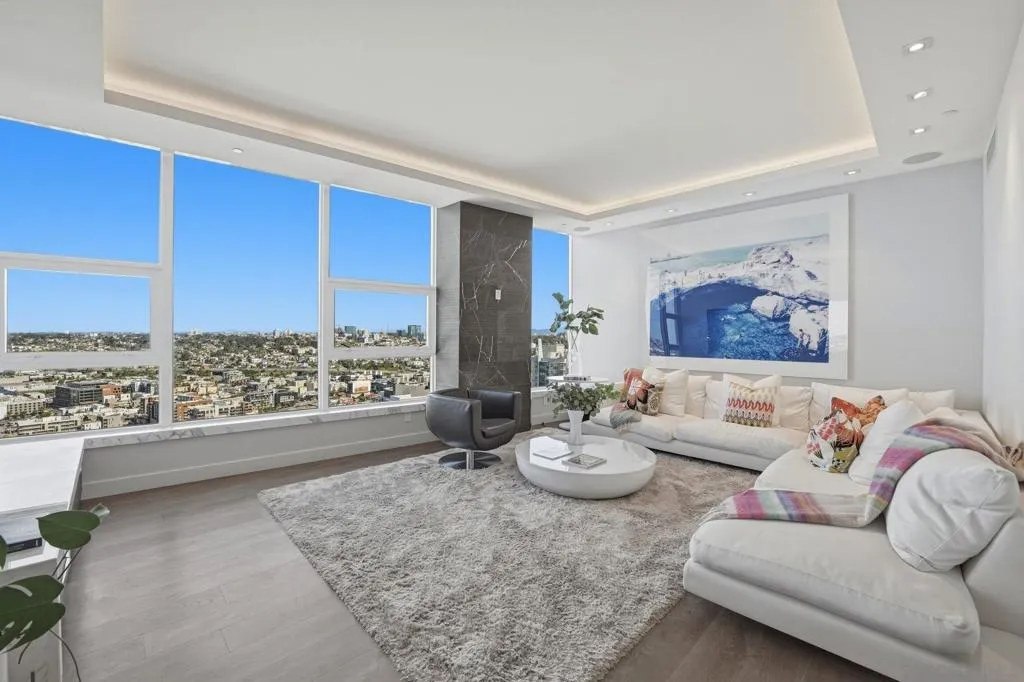 1325 Pacific Hwy 3503, San Diego, California 92101 home-pic-22