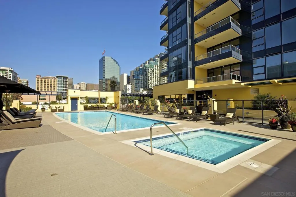 1325 Pacific Hwy 3503, San Diego, California 92101 home-pic-65