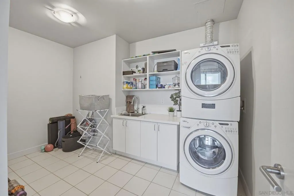 1325 Pacific Hwy 3503, San Diego, California 92101 home-pic-51