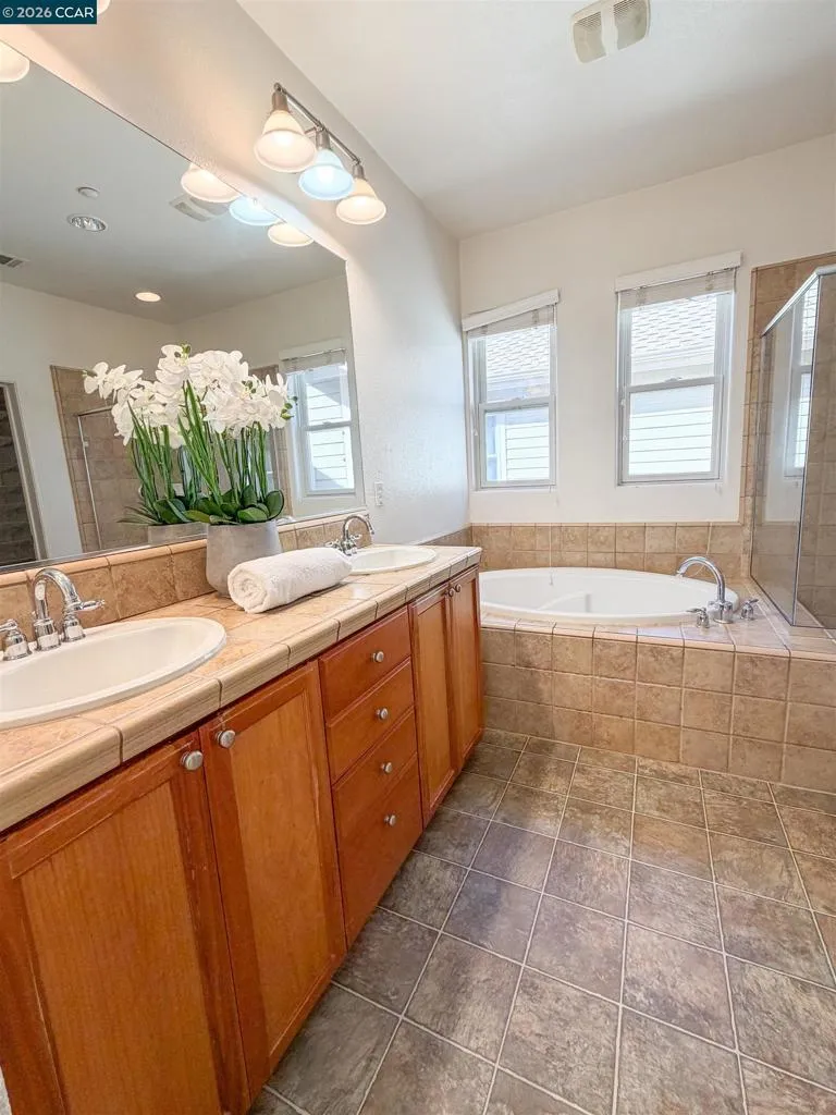 3198 3198 S Front St, Hercules, California 94547 home-pic-24
