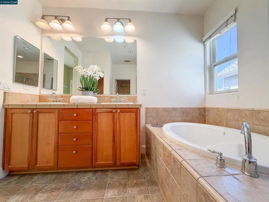 3198 3198 S Front St, Hercules, California 94547 home-pic-26