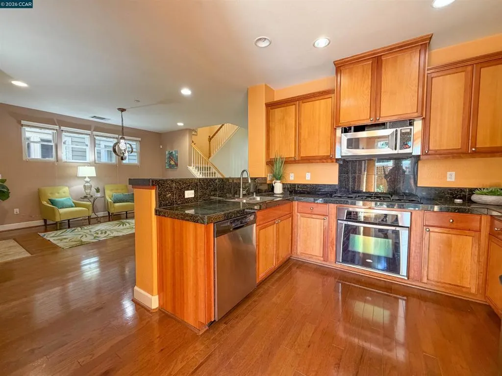 3198 3198 S Front St, Hercules, California 94547 home-pic-19