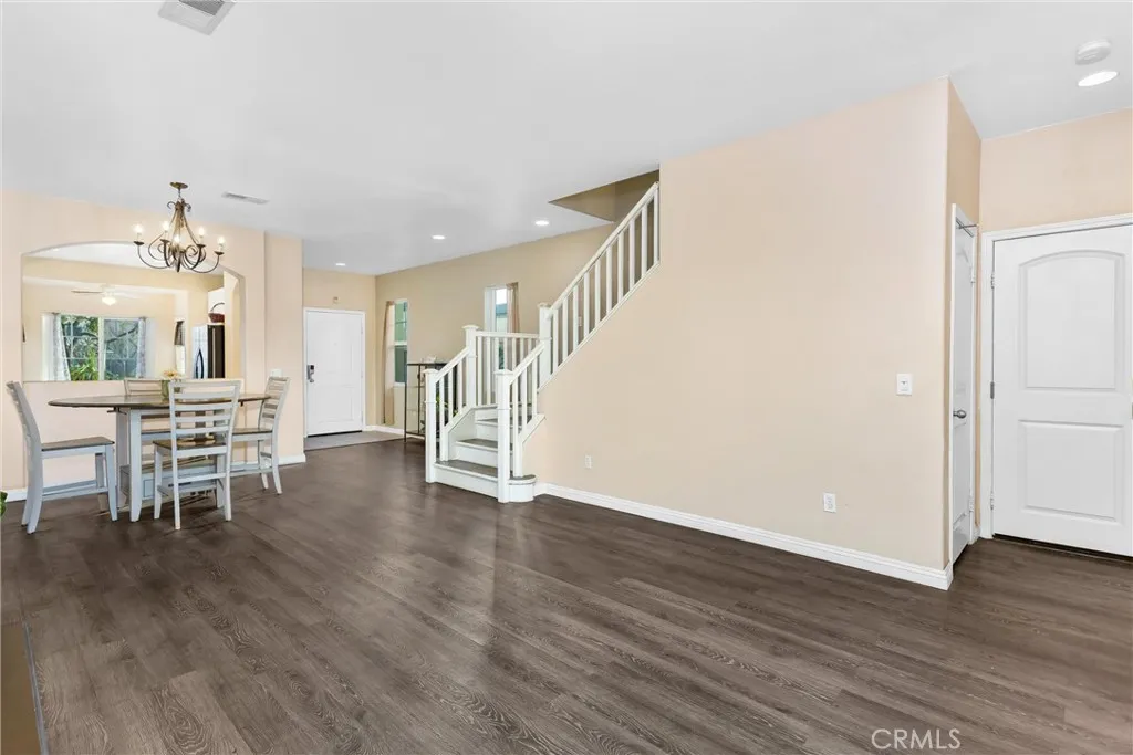 2618 W Via San Carlos, San Bernardino, California 92410 home-pic-5