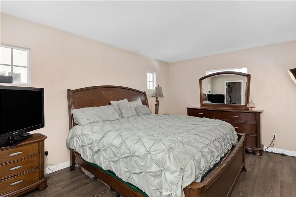 2618 W Via San Carlos, San Bernardino, California 92410 home-pic-17
