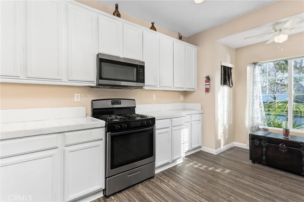 2618 W Via San Carlos, San Bernardino, California 92410 home-pic-7