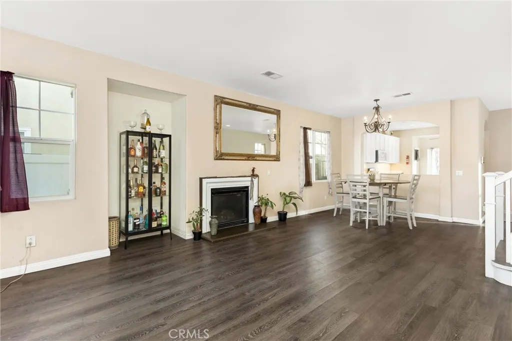 2618 W Via San Carlos, San Bernardino, California 92410 home-pic-4