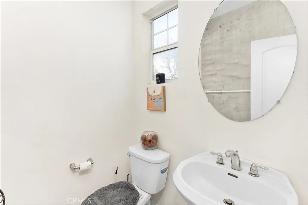 2618 W Via San Carlos, San Bernardino, California 92410 home-pic-10