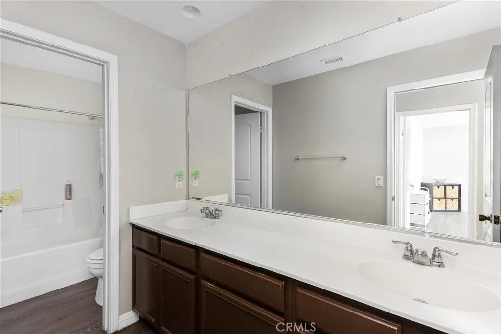 2618 W Via San Carlos, San Bernardino, California 92410 home-pic-12