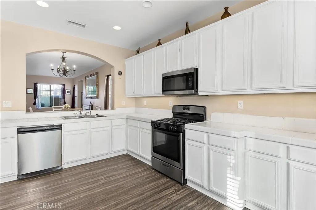 2618 W Via San Carlos, San Bernardino, California 92410 home-pic-8